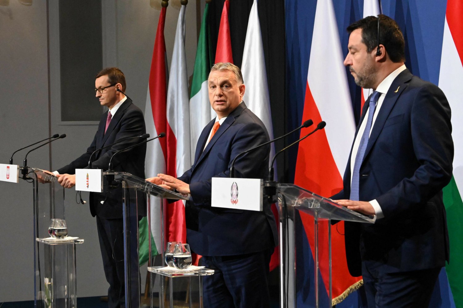 Roman Giertych pisze o "planie Orbana", który miałby być elementem przygotowań do inwazji Rosji na Ukrainę. Roman Giertych pisze o "planie Orbana", który miałby być elementem przygotowań do inwazji Rosji na Ukrainę