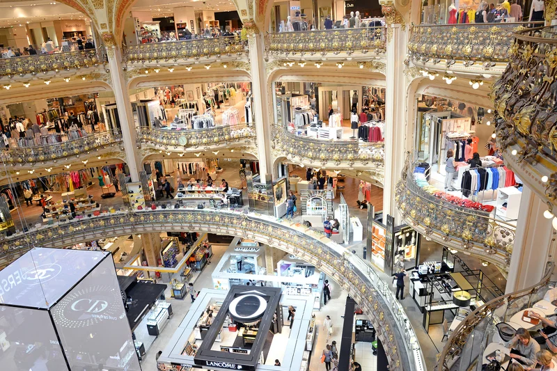 Galerię La Fayette Chińczycy mieli tylko dla siebie. Podobnie Luwr