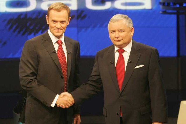 70 proc. Polaków nie chce powrotu Donalda Tuska i Jarosława Kaczyńskiego do polityki.