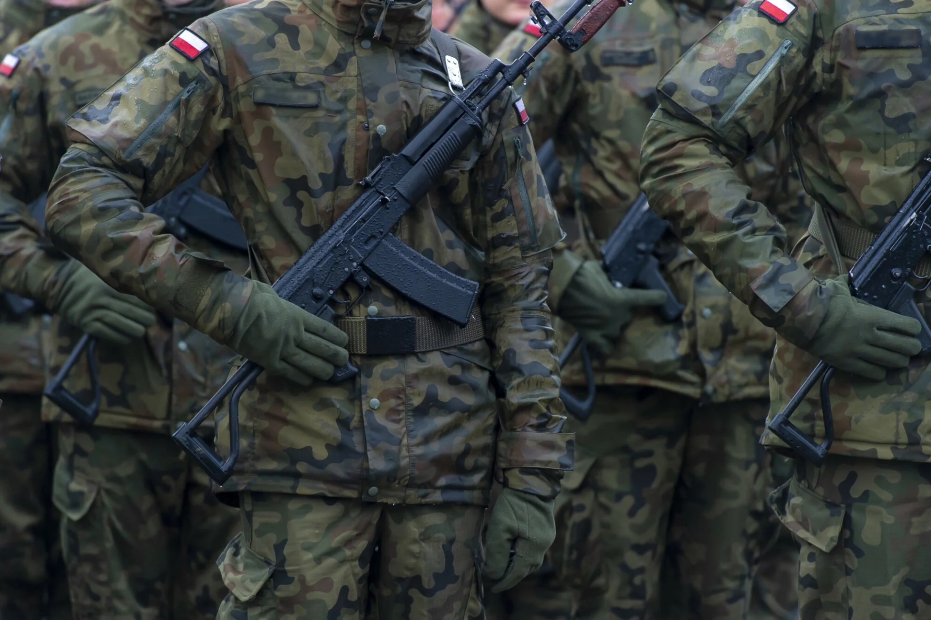 Polska przesuwa wojsko na granicę z Białorusią. Kreml zarzuca agresję Polska przesuwa wojsko na granicę z Białorusią. Kreml zarzuca agresję