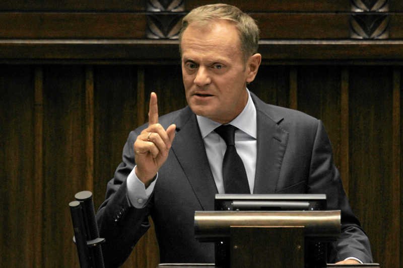 Premier Donald Tusk w programie "Tomasz Lis na żywo" odpowiada na pytania czytelników naTemat.pl