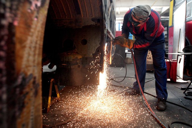 Przedsiębiorcy z niskimi dochodami mogliby płacić niższą składkę ZUS wraz z podatkiem.