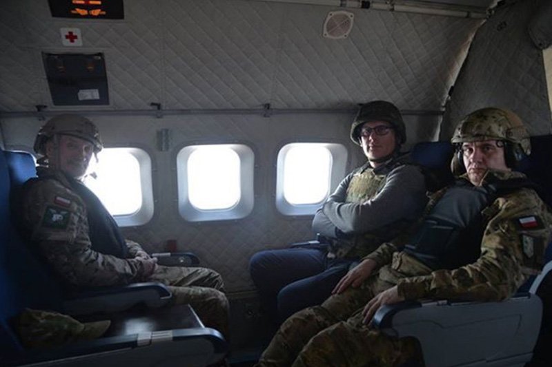 Do niedawna karty w SKW rozdawali Antoni Macierewicz i Piotr Bączek (na zdjęciu razem ze Sławomirem Cenckiewiczem)