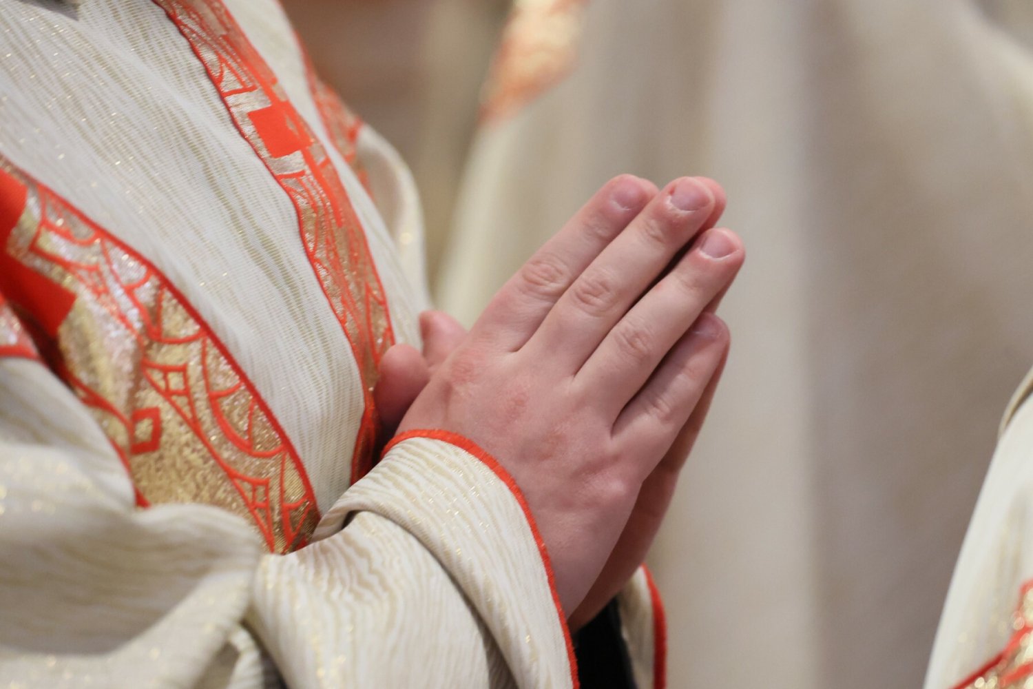 Polski zakonnik oskarżony o gwałty na dzieciach. Używał podstępu.