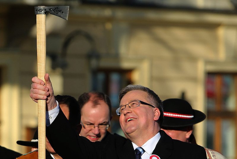 Sondaż dla "Newsweeka": 49 proc. głosów dla Komorowskiego. Niemal wygrywa w I turze