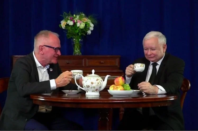 Czarne chmury nad RMN pod przewodnictwem Krzysztofa Czabańskiego. Zdjęcie z kampanii wyborczej Czabańskiego w 2019 r., herbatka z prezesem PiS.