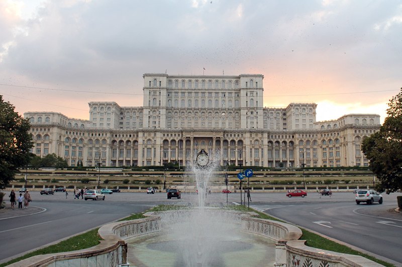 Do Bukaresztu polecimy z Warszawy w godzinę i 40 minut.