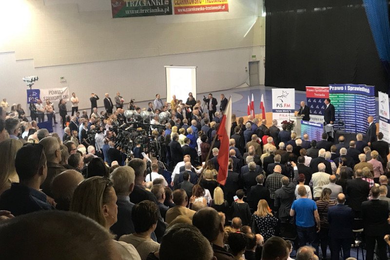 Prezes PiS Jarosław Kaczyński podczas wizyty w Trzciance.