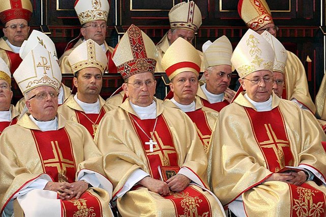 Zmiana pokoleniowa w polskim Kościele. Aż 13 biskupów idzie na emeryturę
