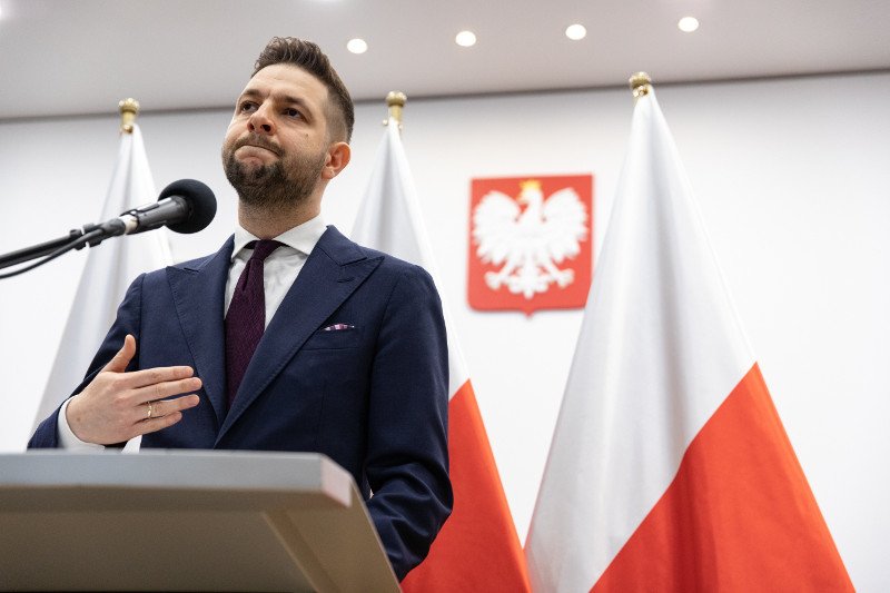 Eksperci w dziedzinie lotnictwa stoją za doktoratem Patryka Jakiego dotyczącym więziennictwa.