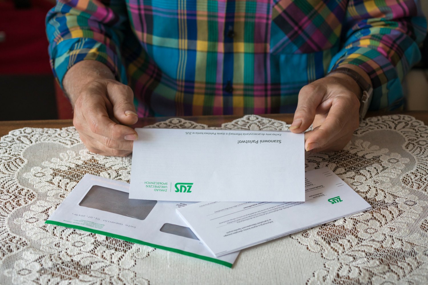 Wiemy o ile wzrosną stawki emerytur w 2025 roku. Znamy wysokość najniższej emerytury, 13. i 14. emerytury w 2025 roku.