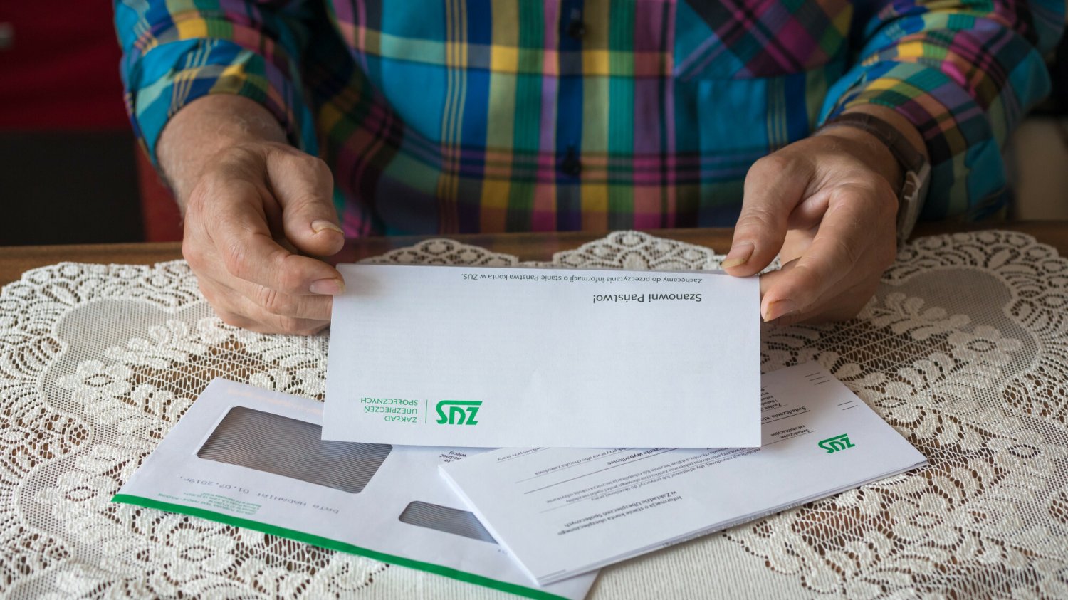 Wiemy o ile wzrosną stawki emerytur w 2025 roku. Znamy wysokość najniższej emerytury, 13. i 14. emerytury w 2025 roku.