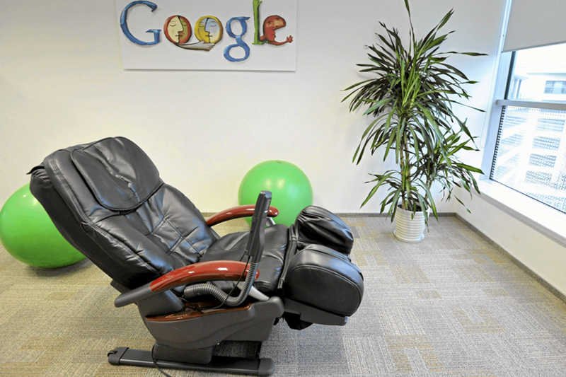 Relaksujący fotel. Coraz popularniejszy w korporacjach
