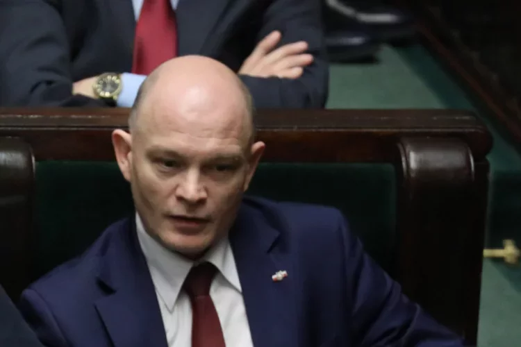 Wiceprzewodniczący klubu PiS Waldemar Andrzel wypowiedział się na temat afery związanej z wyciekiem maili członków rządu.