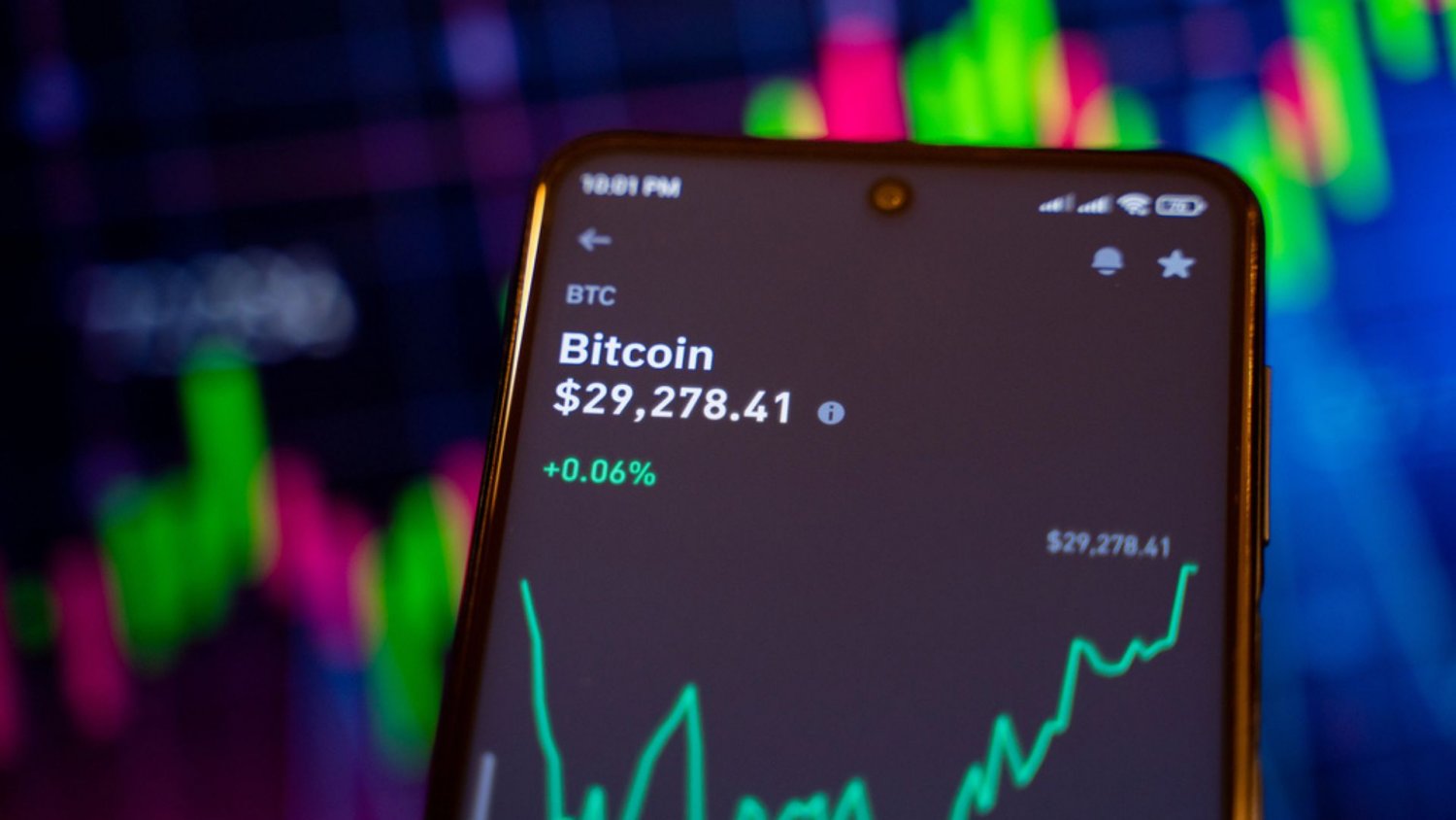 Dlaczego kursy kryptowalut różnią się między platformami?