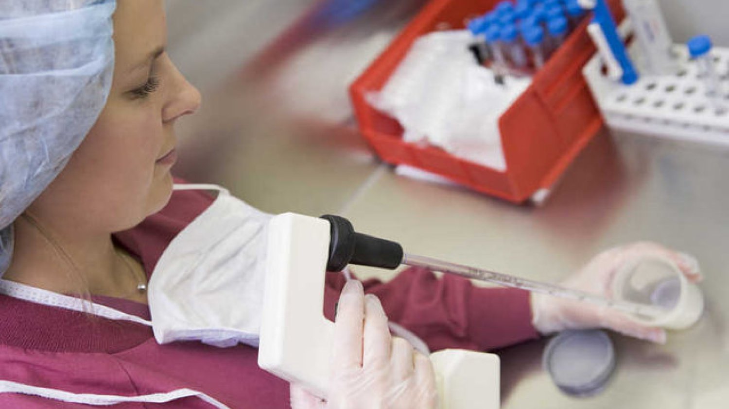 Z 2,5 tys. ciąż z in vitro przyjdzie na świat więcej niż 214 dzieci (taka liczba znalazła się w raporcie z podsumowania rządowego programu)