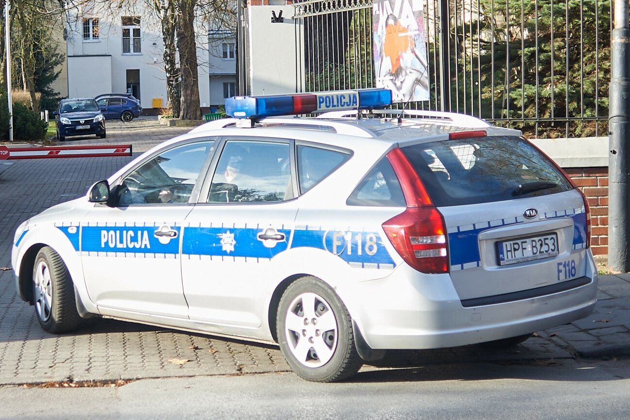 Dramatyczna sceny w Łomży. Doszło do strzelaniny w jednej ze szkół (zdjęcie ilustracyjne).