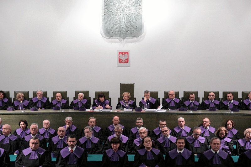 Sąd Najwyższy uznał, że sędziowie z poparcia neo-KRS nie mogą orzekać, ponieważ jest to sprzeczne z polską konstytucją i prawem unijnym.