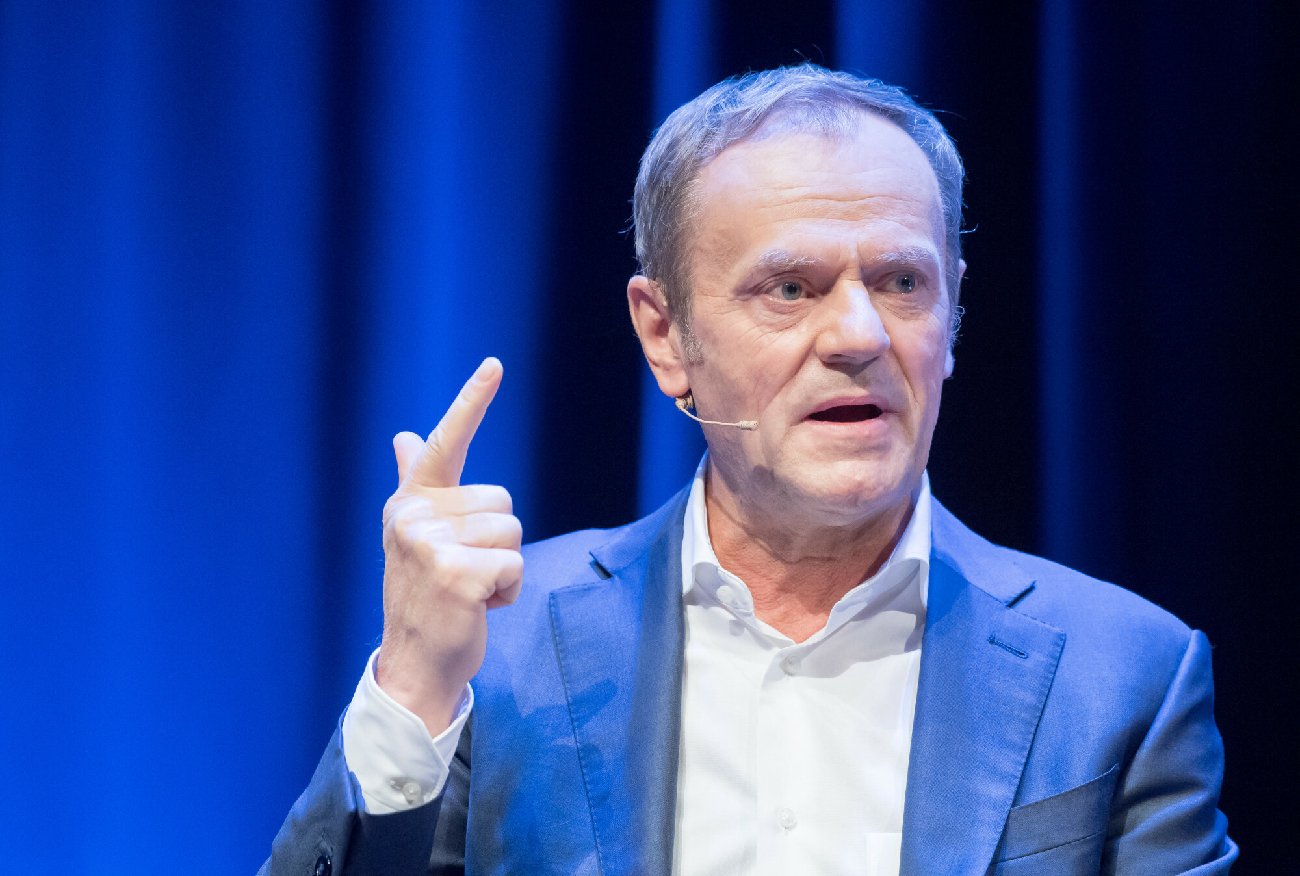 Donald Tusk przyjął trzecią dawkę szczepienia na koronawirusa. Jednym zdaniem zaapelował do Polaków