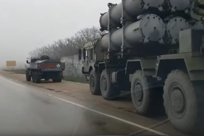 Rosyjski konwój wojskowy w drodze na Krym.