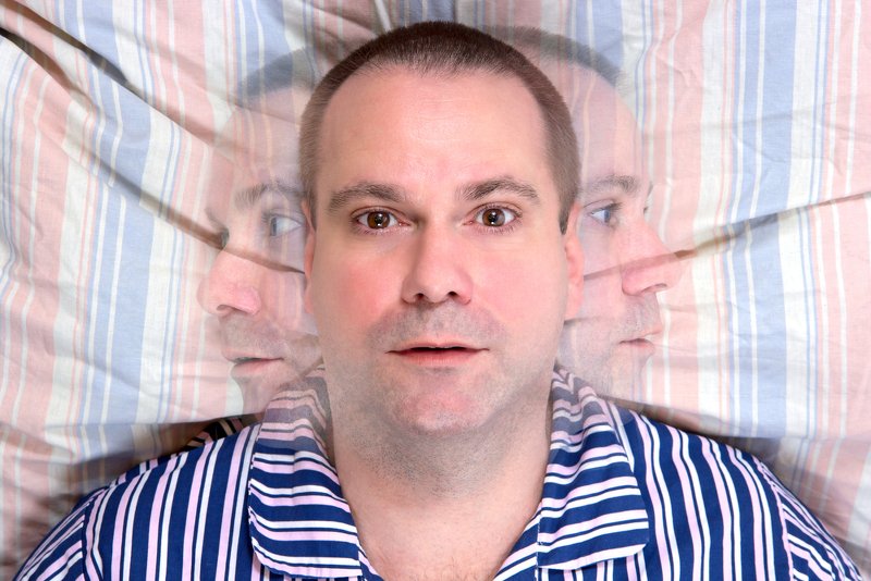 Im cieplej w pomieszczeniu, tym trudniej zasnąć. Temperatura optymalna do spania to, zdaniem naukowców, 18–21 stopni Celsjusza.