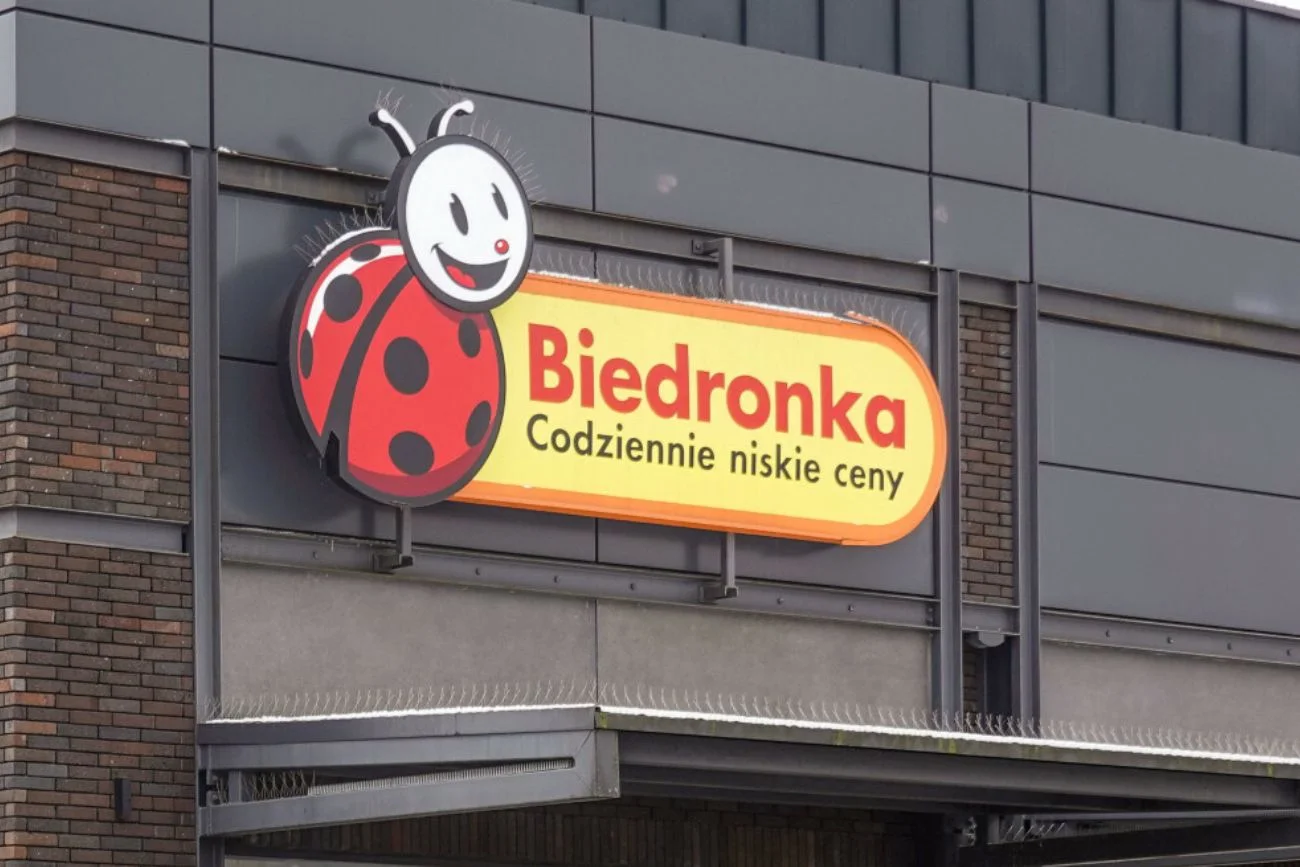 Biedronka oferuje taniej dobrą kawę. Można zaoszczędzić 30 zł na kilogramie.