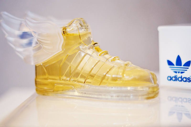 Flakon i opakowanie wody toaletowej Adidas Originals by Jeremy Scott, 369 zł / 75 ml (wyłącznie w wybranych perfumeriach Sephora)