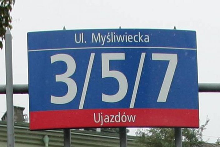 "Mając na względzie gorliwość, z jaką głosi Pan hasło, że Trójka wraca do korzeni...". Słuchacze piszą list do dyrektora