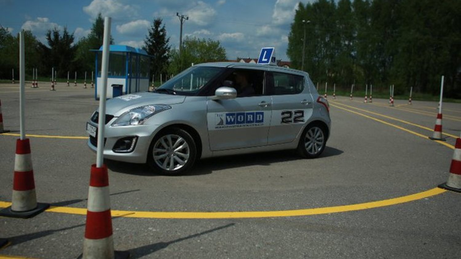 Kobieta jednego dnia mogła przeegzaminować osiem osób.