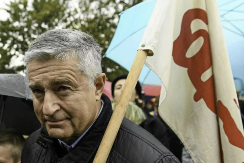 Władysław Frasyniuk w rozmowie z "Gazetą Wyborczą" przyznał, że jego zdaniem Mateusz Morawiecki wyprowadził część swojego majątku za granicę.