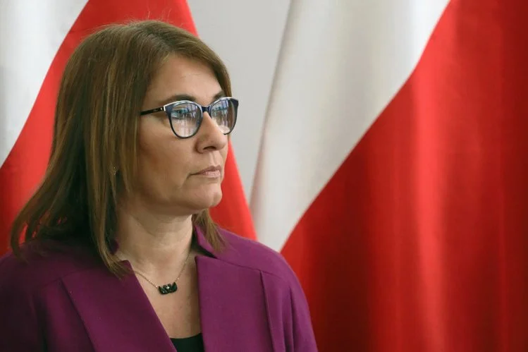 "Żałosne konwulsje lipnego moralisty i politycznego obłudnika" - Beata Mazurek ostro zaatakowała Donalda Tuska.