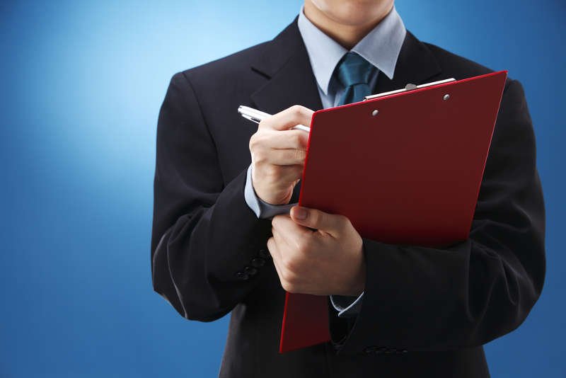 Francja wprowadza obowiązkowe anonimowe CV, by nie dyskryminować kandydatów. Tylko czy to potrzebne?