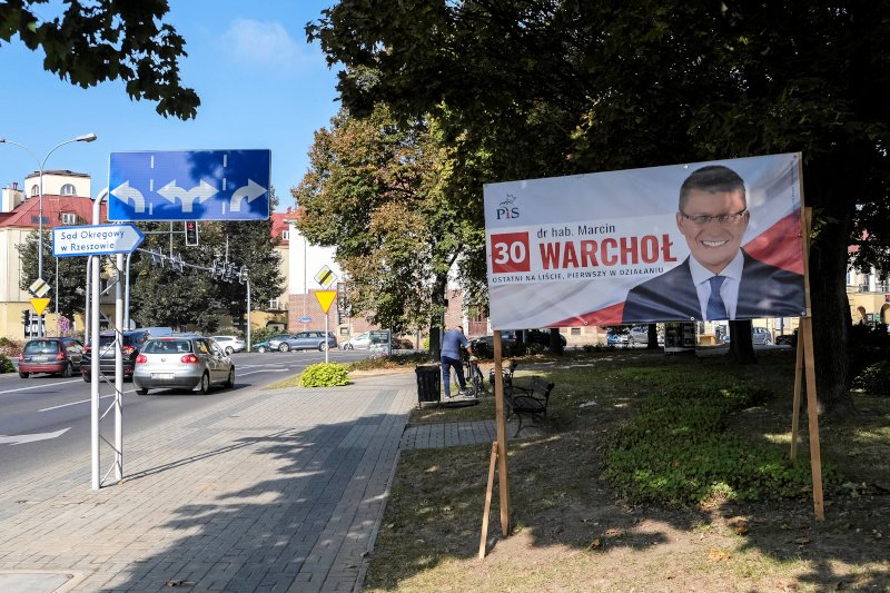 Plakaty i banery Warchoła były widoczne w całym Rzeszowie.