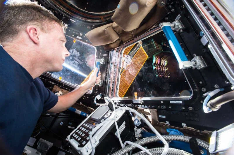 NASA wybrała 18 najciekawszych fotografii wykonanych na Międzynarodowej Stacji Kosmicznej, którą ludzie zamieszkują już od 15 lat.