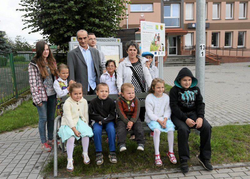 Państwo Artur i Agnieszka Mejer z zachodniopomorskiego Wierzchowa mają 13 dzieci. Jedenaścioro z nich to beneficjenci 500+.