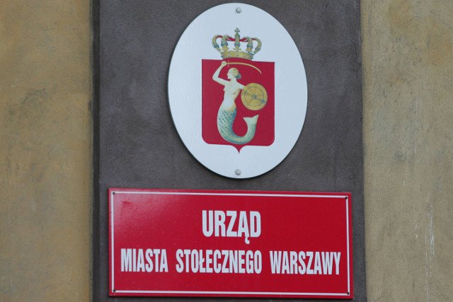 Najwięcej pieniędzy pochłaniają trzynastki urzędników samorządowych