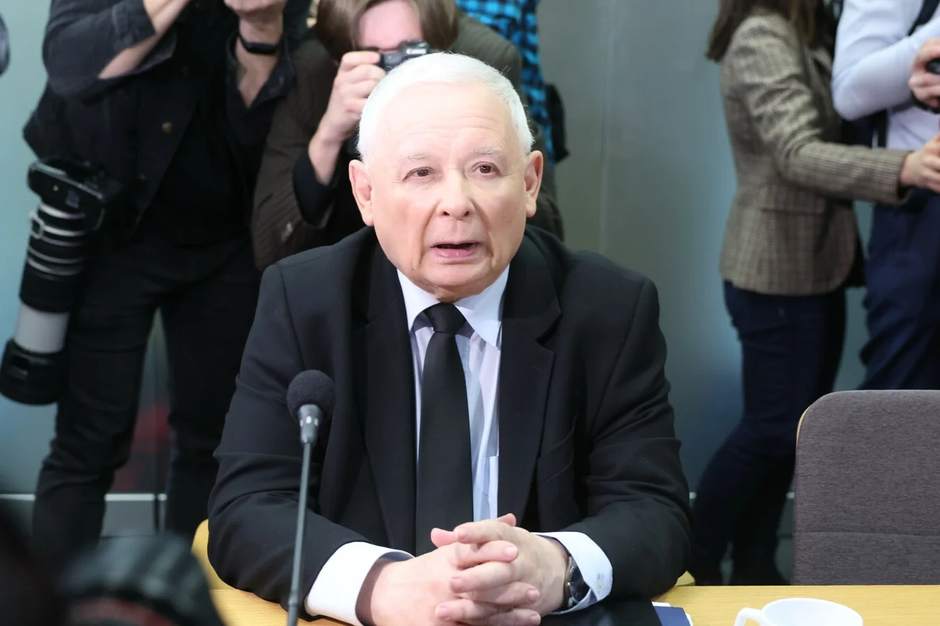 "Panie członku". Kuriozalny moment podczas przesłuchania Kaczyńskiego.