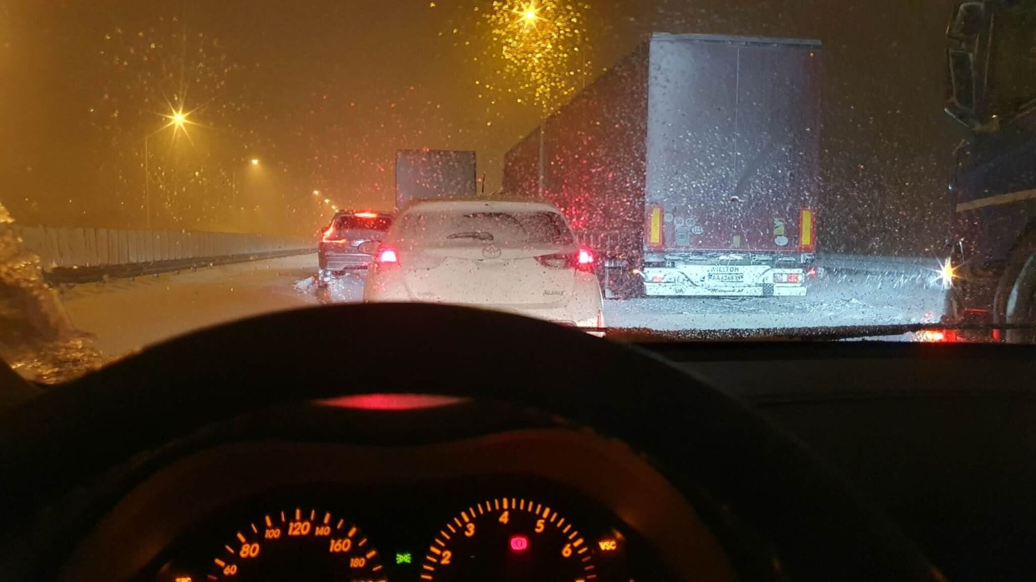 Kierowcy na S7 stoją w gigantycznym korku. Co się tam stało?