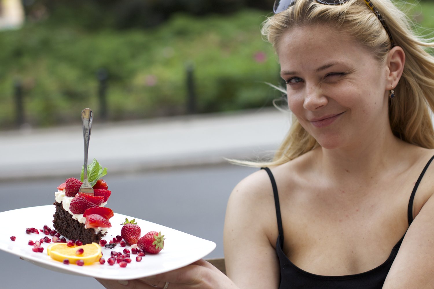 Weronika, prowadzi w Poznaniu knajpkę [url=https://www.facebook.com/CyrylBar]Cyryl - Lunch Coffee Wine [/url]