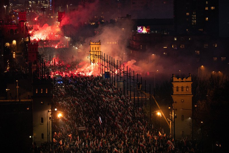 Największy Marsz Niepodległości co roku organizowany jest w Warszawie