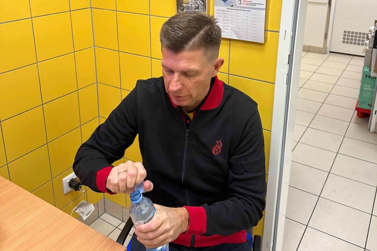 Ryszard Petru w Wigilię na kasie w Biedronce. Znamy adres sklepu. W którym sklepie w Wigilię pracuje Petru na kasie? Znamy adres.