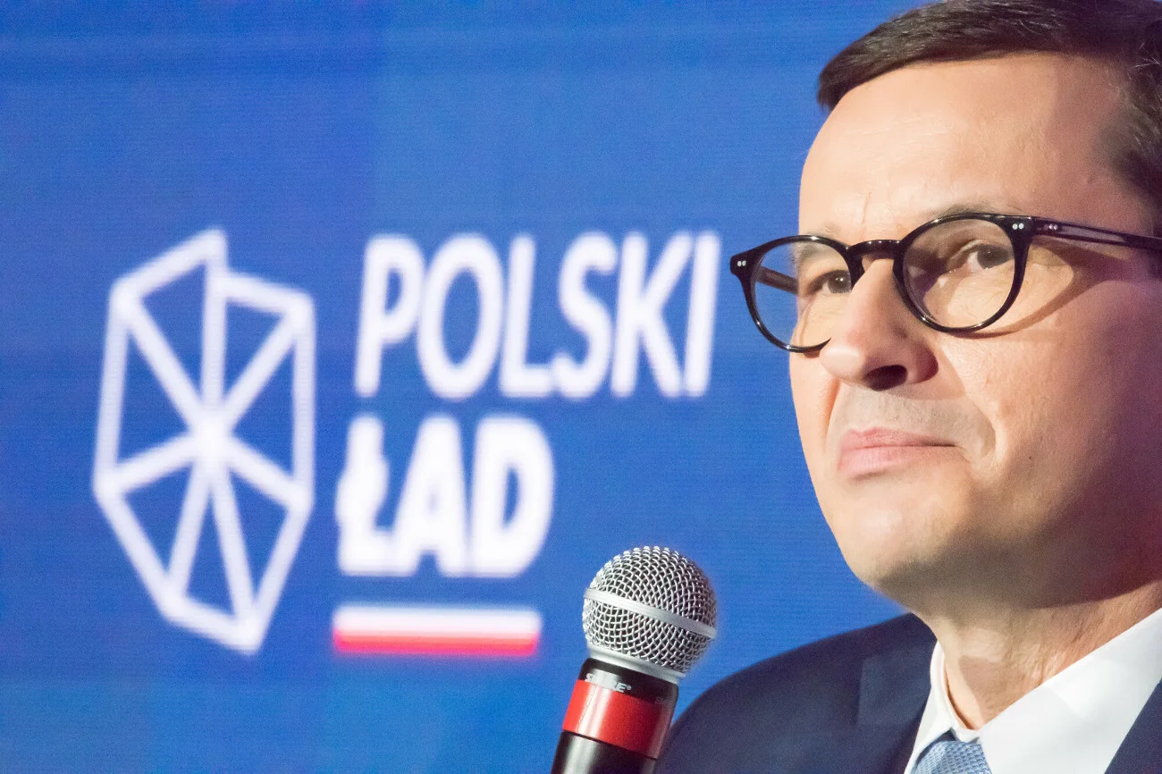 Zaskakujące wyniki nowego sondażu. PiS aż tak wiele nie stracił na Polskim Ładzie.