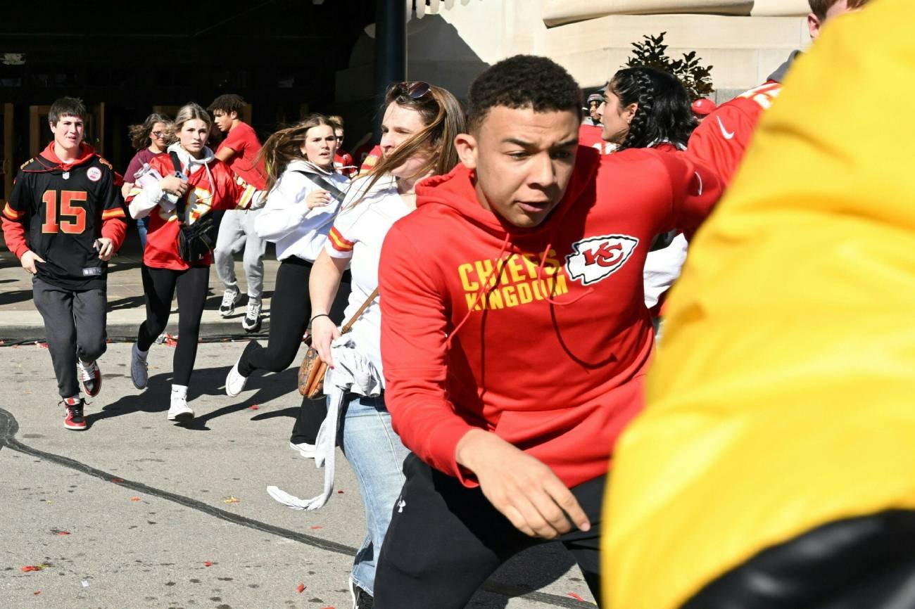 Strzelanina podczas parady zwycięstwa po Super Bowl. Są ofiary śmiertelne