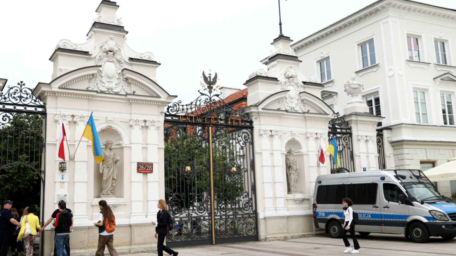 Zabójstwo na Uniwersytecie Warszawskim. Studenci opowiadają, co przeżyli.