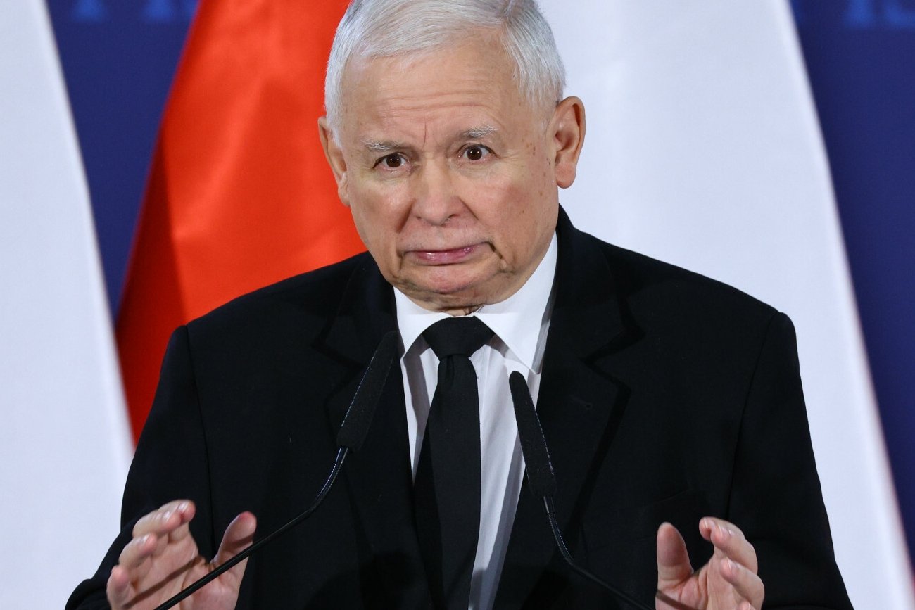 TVN zwrócił uwagę na przeczące sobie wypowiedzi Jarosława Kaczyńskiego na przestrzeni 3 lat