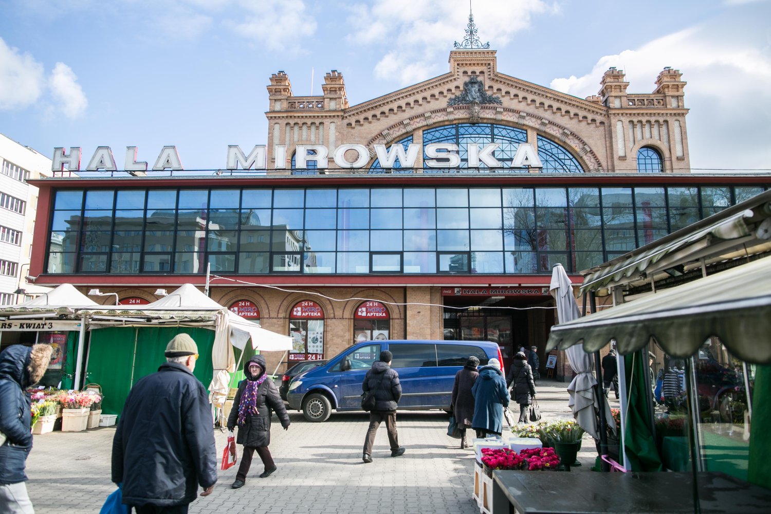 Już jesienią odnowiona Hala Gwardii otworzy swoje drzwi dla warszawiaków. Będzie to miejsce z przestrzenią dla lokalnych producentów i małych restauracji oraz mnóstwem wydarzeń kulturalnych.