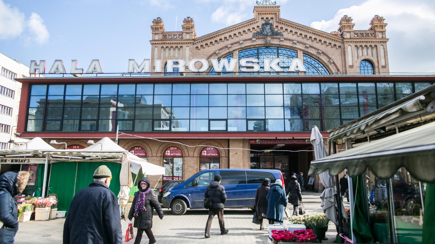 Już jesienią odnowiona Hala Gwardii otworzy swoje drzwi dla warszawiaków. Będzie to miejsce z przestrzenią dla lokalnych producentów i małych restauracji oraz mnóstwem wydarzeń kulturalnych.