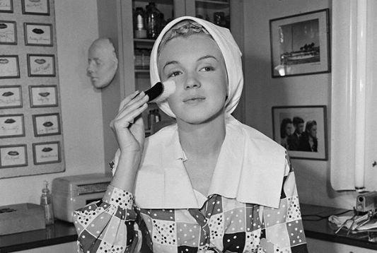 Marylin Monroe: lista kosmetyków używanych przez gwiazdę.