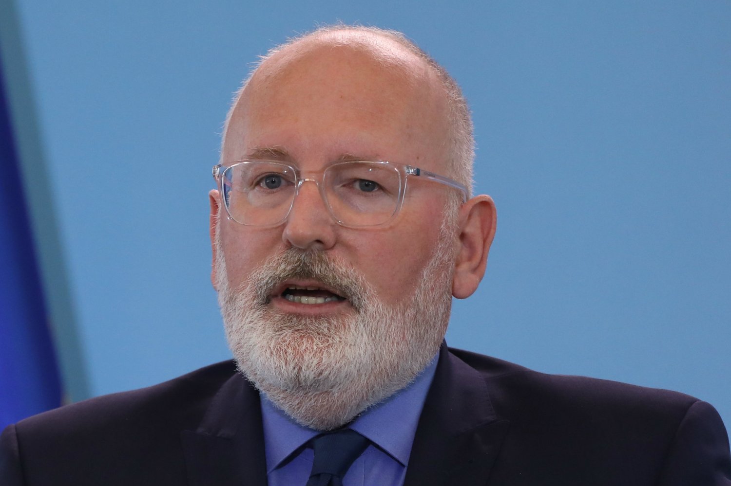 Wiemy, że rozpoczęły się postępowania dyscyplinarne wobec sędziów - powiedział wiceszef Komisji Europejskiej Frans Timmermans.