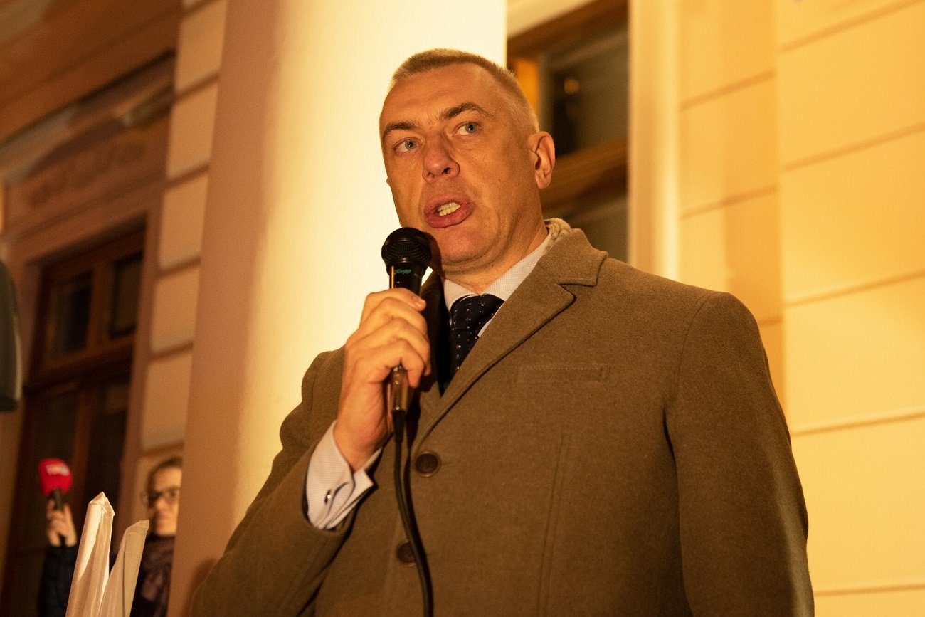 Roman Giertych ostrzega przed PiS po sondażowych wynikach wyborów.